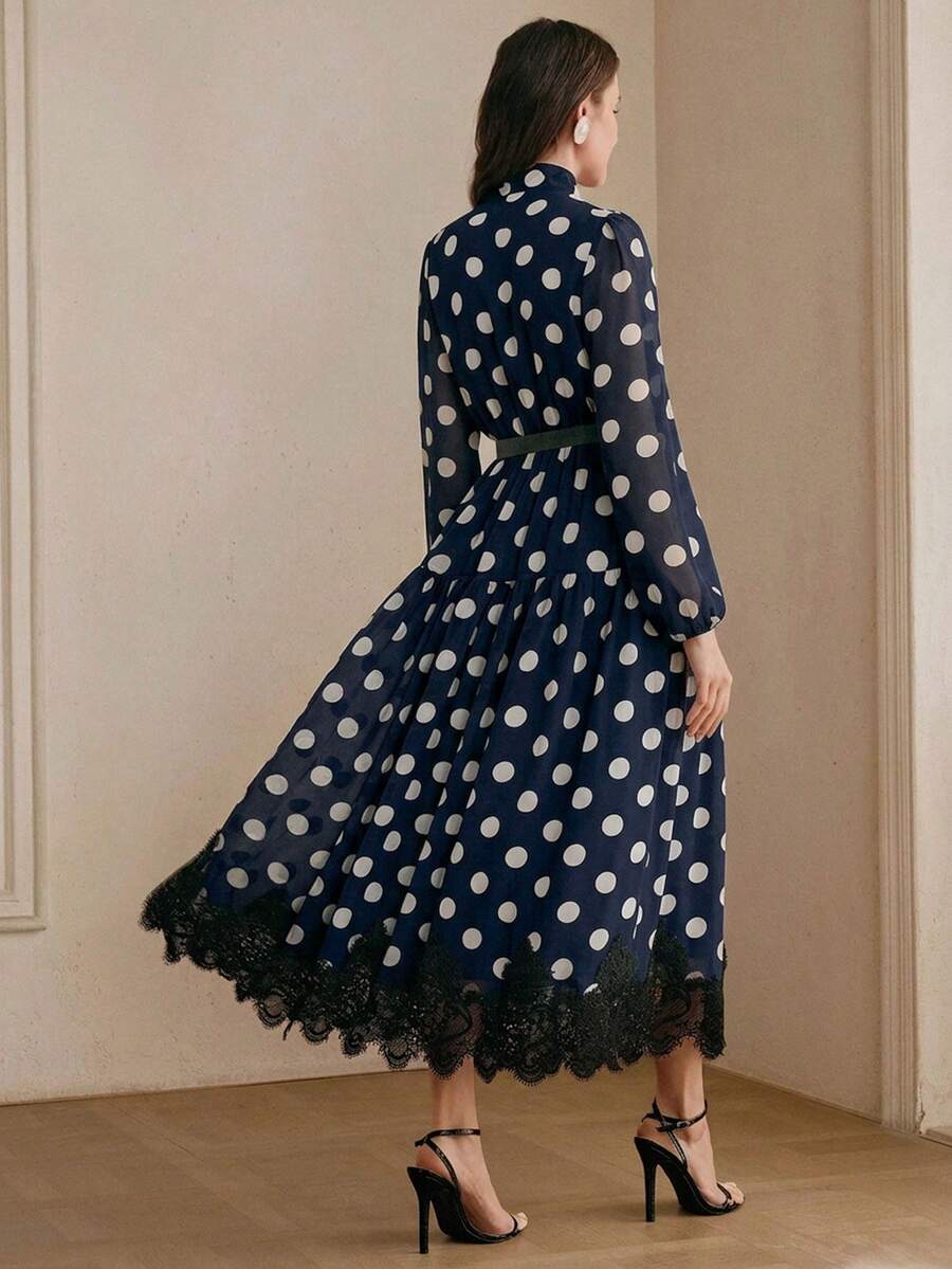 Elegantes Damen-Kleid aus Chiffon mit Polka-Dot-Muster, Spitzendetails und Bindegürtel