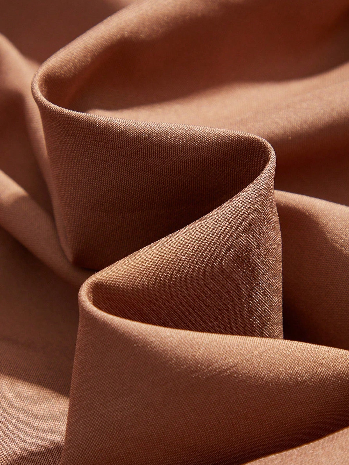 Elegantes Blumenkleid mit V-Ausschnitt, Laternenärmeln und taillierter Passform