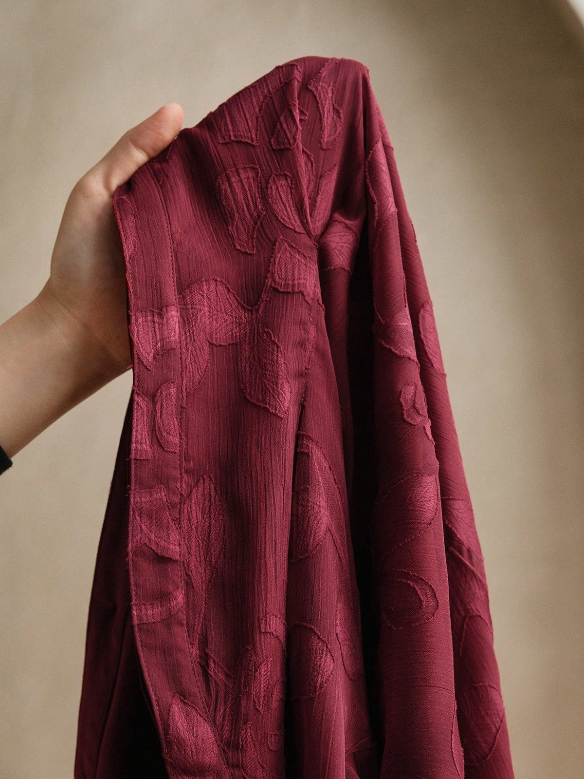 Elegantes Blumenkleid mit V-Ausschnitt, Laternenärmeln und taillierter Passform