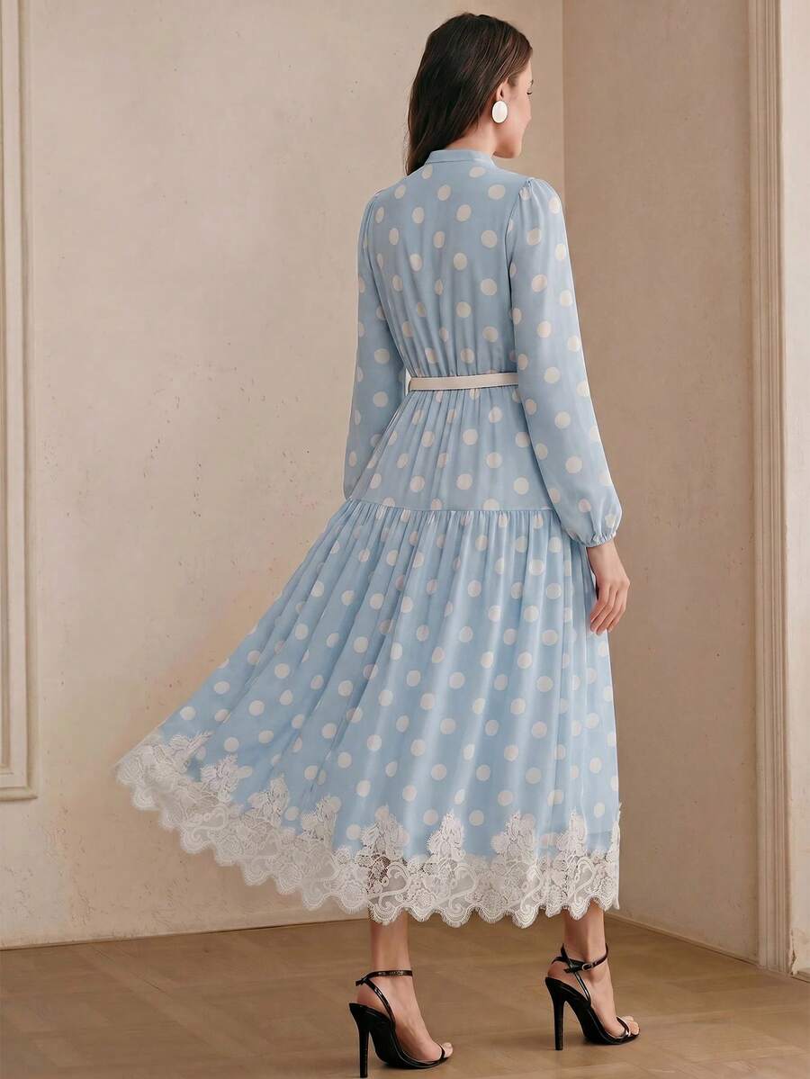 Elegantes Damen-Kleid aus Chiffon mit Polka-Dot-Muster, Spitzendetails und Bindegürtel